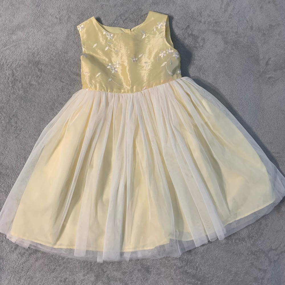 ‼️2 For $15 Deal‼️Little Girls size 5 formal dress
